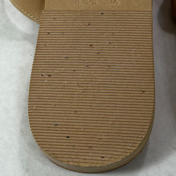 Skemo Sandals Womens 8.5 US 39 Silver Sand Dollar Toe Loop Flats Boho Leather - Picture 7 of 11